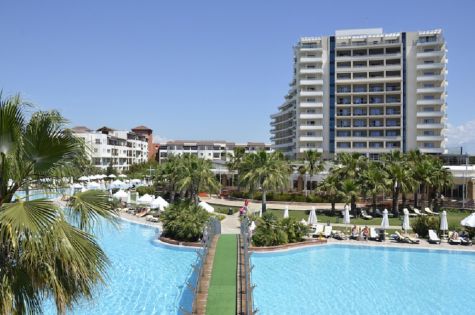 Lara Barut Collection