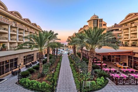 Kirman Belazur Resort & Spa