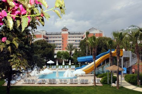Insula Resort & Spa